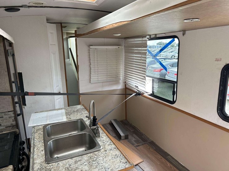 2016-forest-river-surveyor-285ikds-32ft-t/a-travel-trailer-image-6