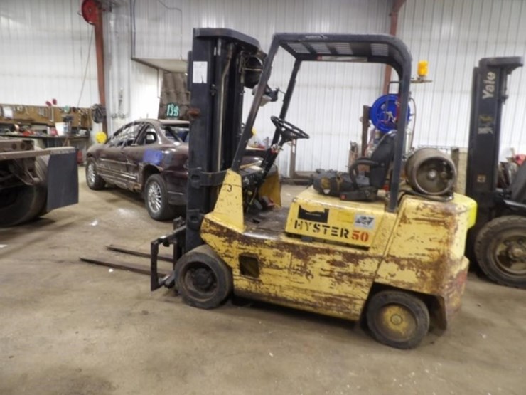 hyster-50-fork-lift-5250lb-lifting-cap,-187in.-ht-image-32