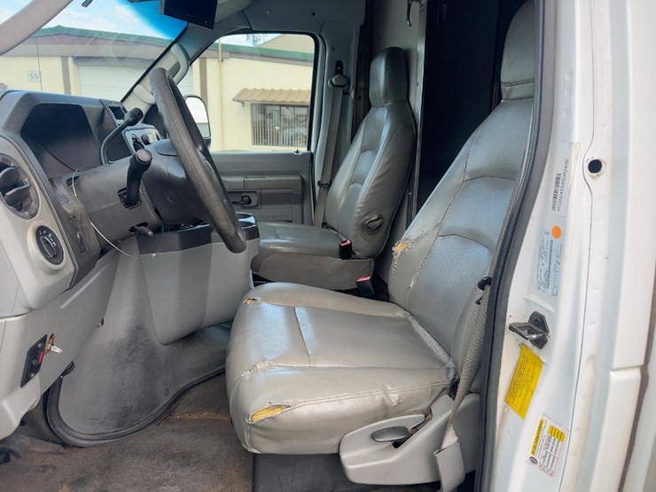 2009-ford-e450-image-27