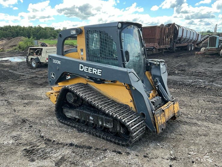 2014-deere-333e-image-6