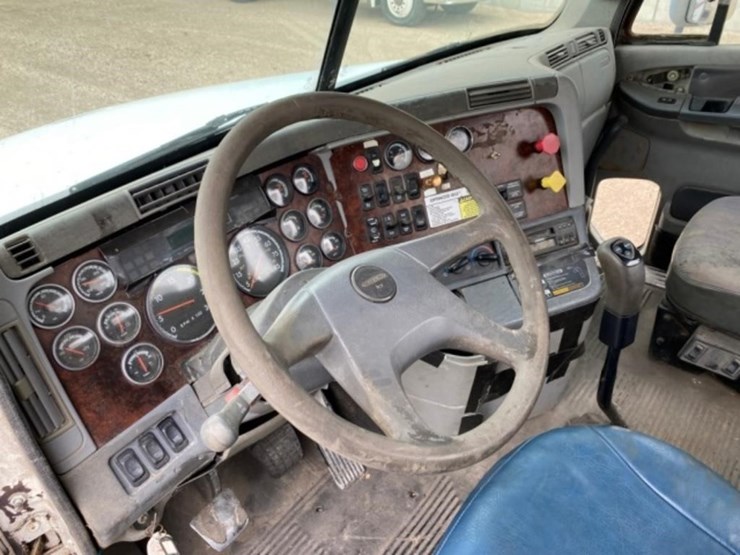 2000-freightliner-century-class-w/willmar-10-ton-image-61
