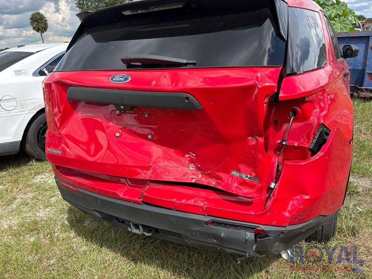 2022-ford-explorer-image-14