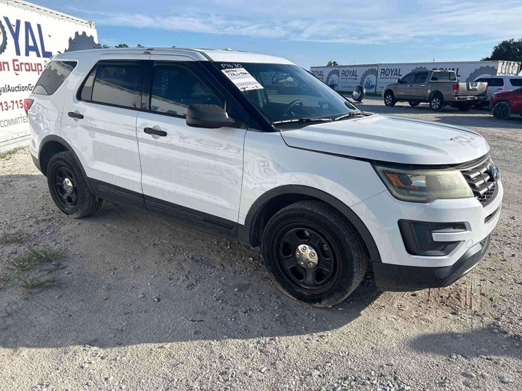 2016-ford-explorer-image-2