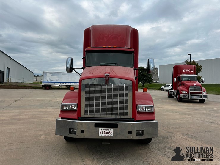 2010-kenworth-t800-image-2