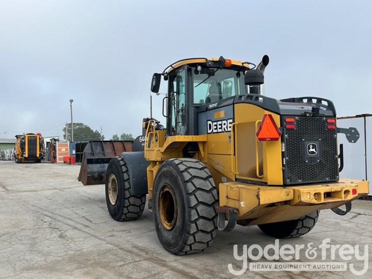 2015-deere-644k-image-3