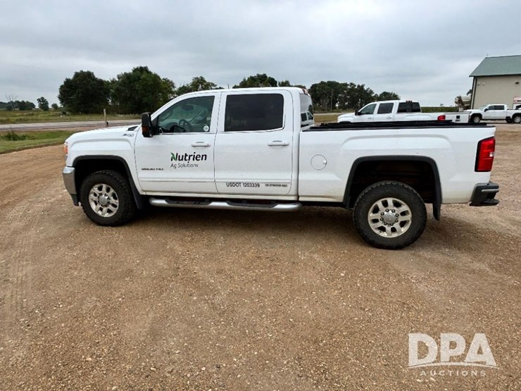 2015-gmc-sierra-2500hd-image-16