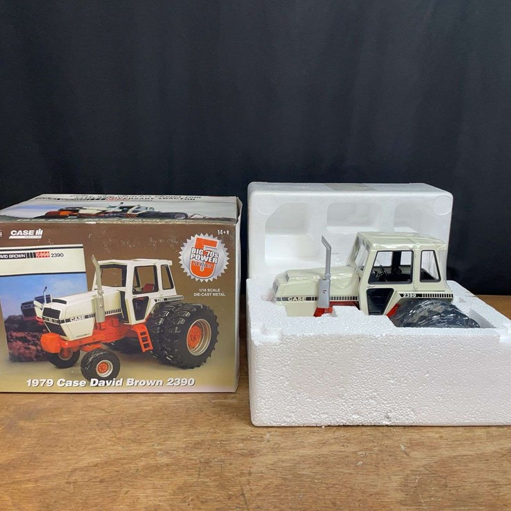 1/16 Case David Brown 2390 2008 TTT NIB Ertl