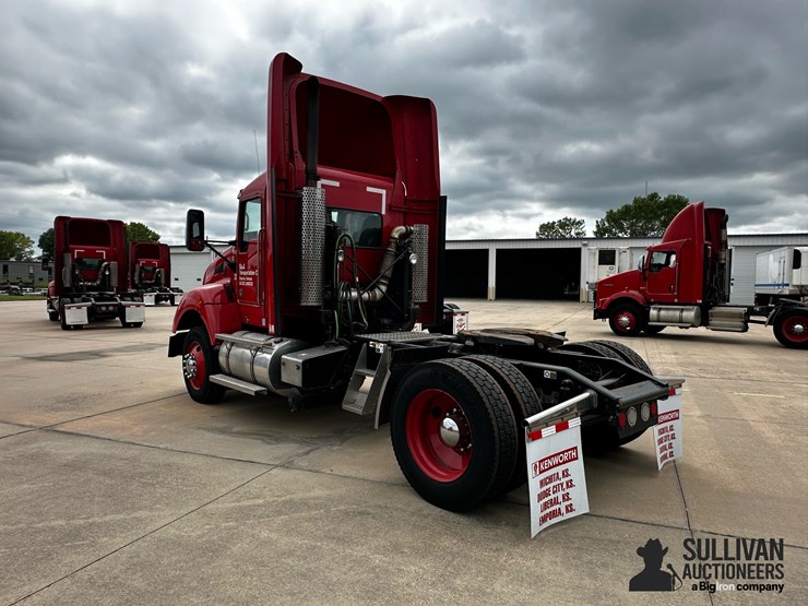 2013-kenworth-t440-image-7