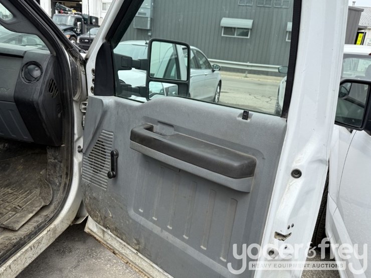 2011-ford-f250-image-21
