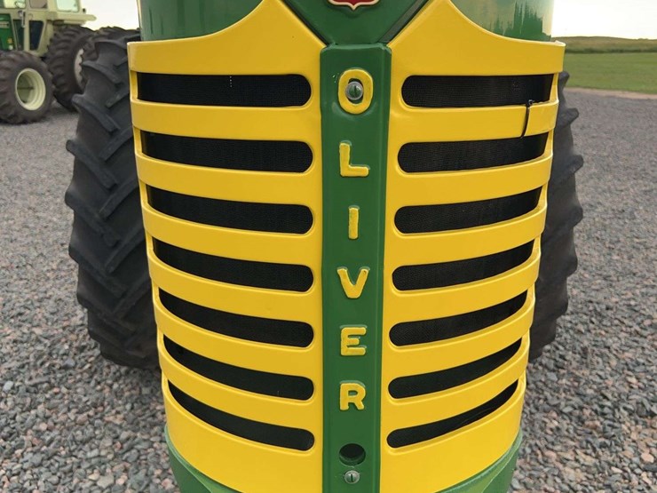 1955-oliver-super-77-image-9