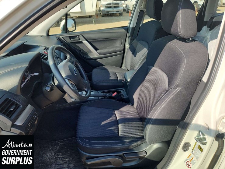 2015-subaru-forester-image-15