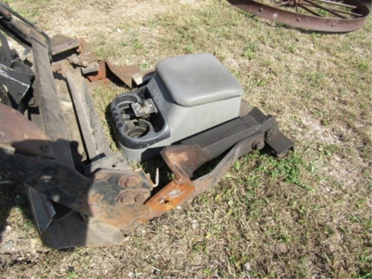 meyers-90in.-plow-w/mounts-&-controls-image-16