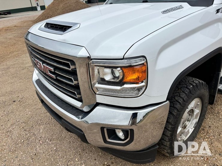 2017-gmc-sierra-2500hd-image-22