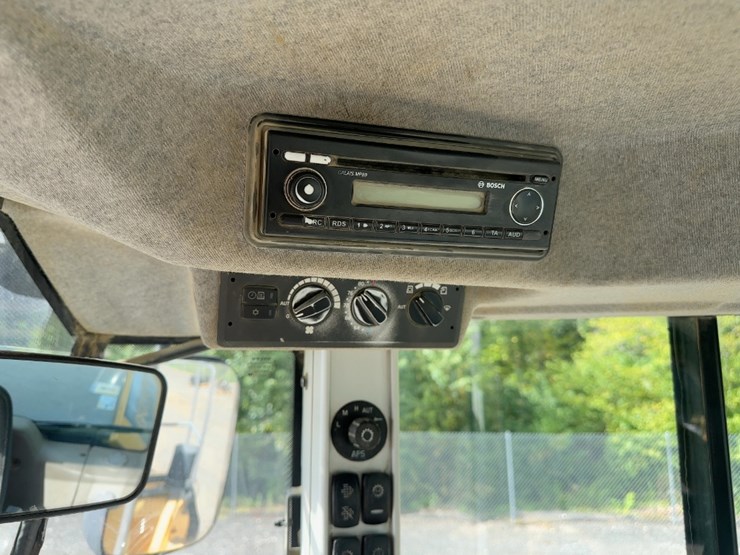 2012-volvo-l150g-image-29