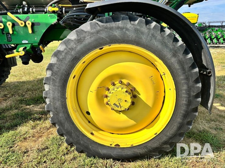 2018-john-deere-r4038-image-58
