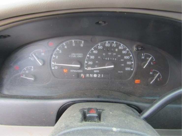 1997-ford-explorer-xlt-image-26
