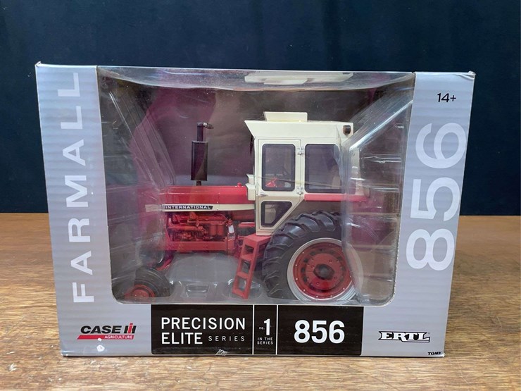 1/16-ih-856-precision-elite-nib-ertl-image-1