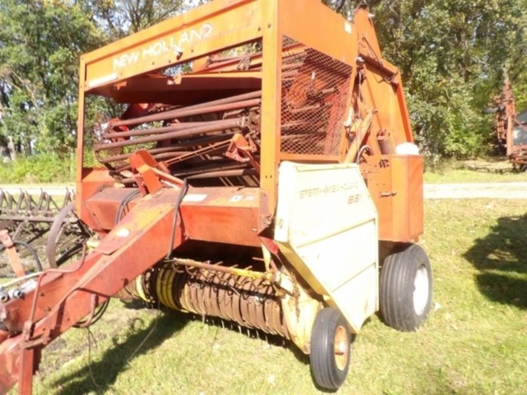new-holland-851-image-1