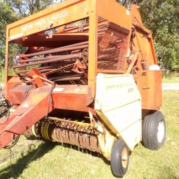 NEW HOLLAND 851