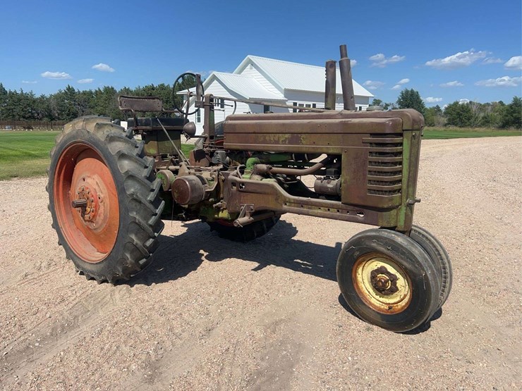 john-deere-model-b-image-1