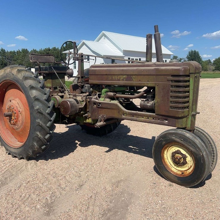 JOHN DEERE MODEL B