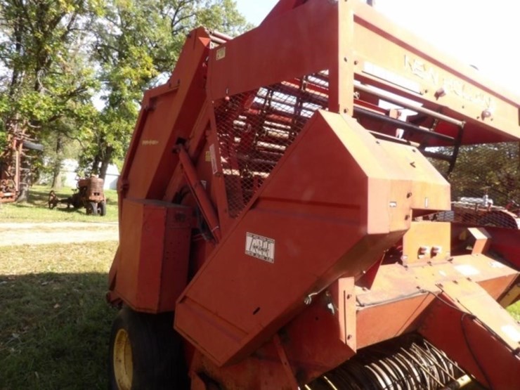 new-holland-852-image-16