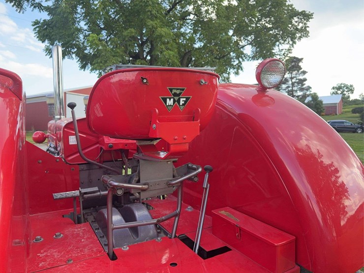 massey-ferguson-98-image-32