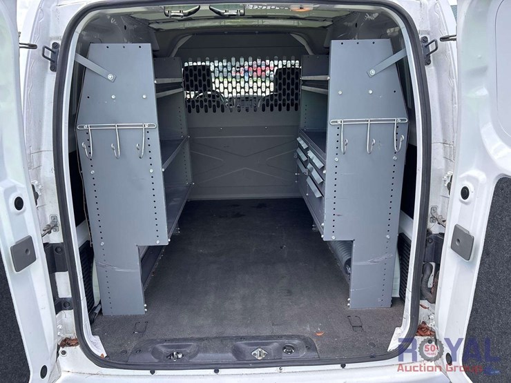 2017-nissan-nv200-image-19