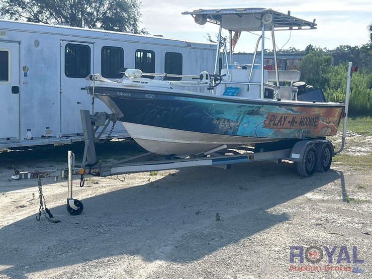 1990-21ft-center-console-fishing-boat-with-t/a-boat-trailer-image-1