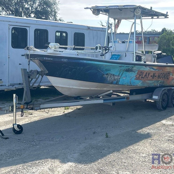 1990 21ft Center Console Fishing Boat with T/A Boat Trailer