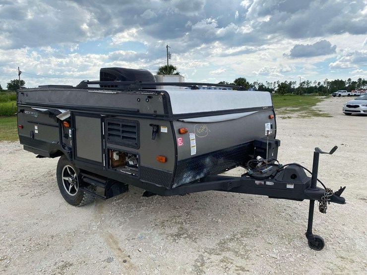 2017-forest-river-rockwood-esp-20ft-pop-up-camper-image-2