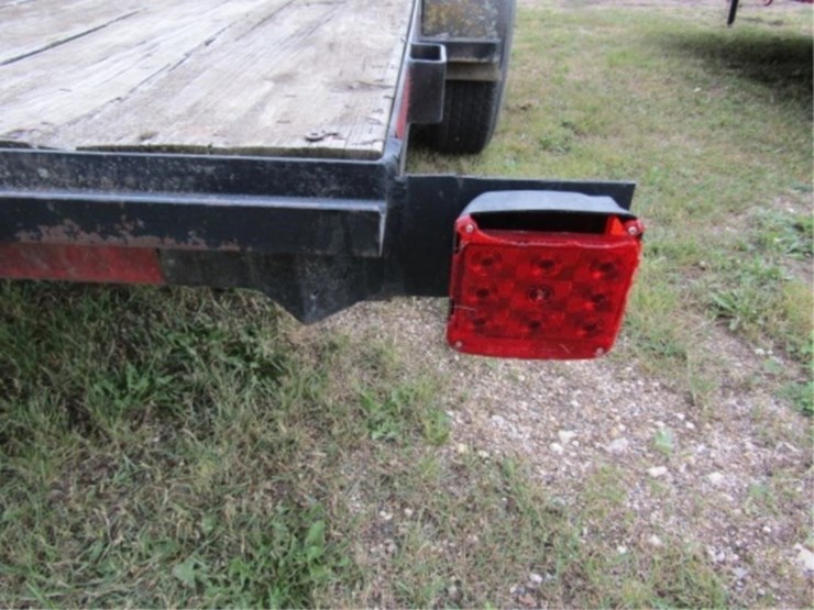 1998-80-1/2in.-x-16ft.-tandem-axle-trailer,-ramps,-image-12