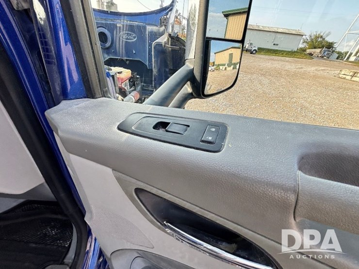 2019-peterbilt-567-image-80
