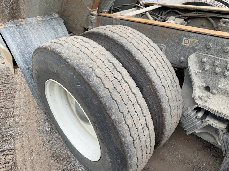 2016-kenworth-t800-image-23