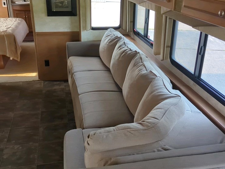 2012-winnebago-vista-class-a-motorhome,-2-slide-outs,-ford-v10-engine-image-19