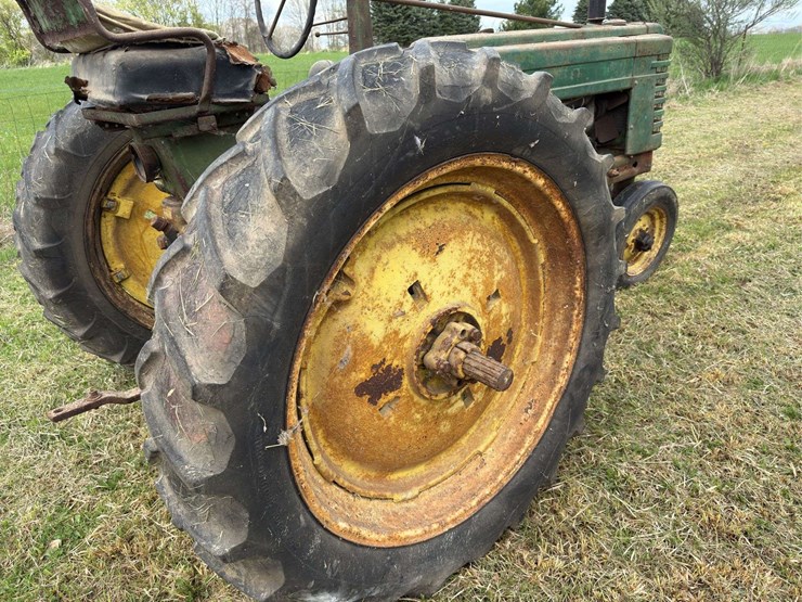 john-deere-b-image-7