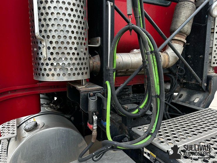 2015-kenworth-t440-image-14