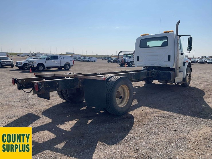 2016-international-durastar-4400-image-4