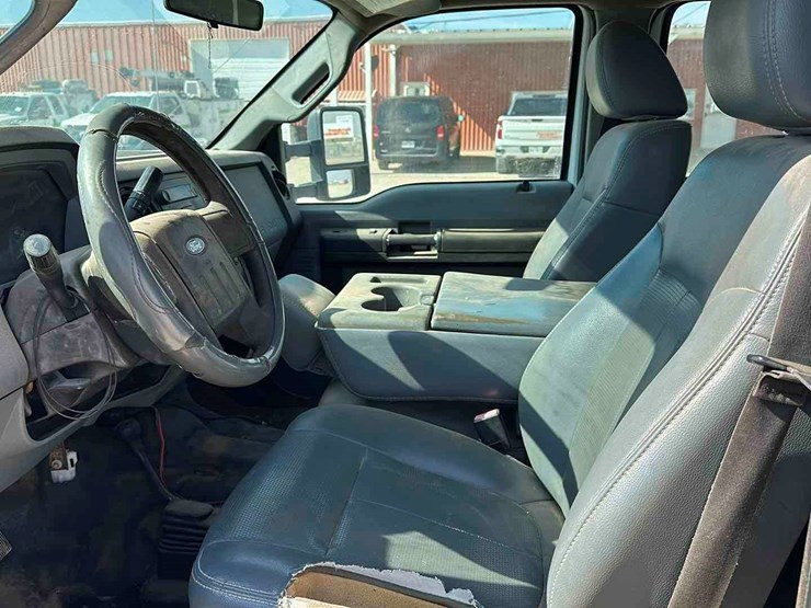 2011-ford-f550-image-7