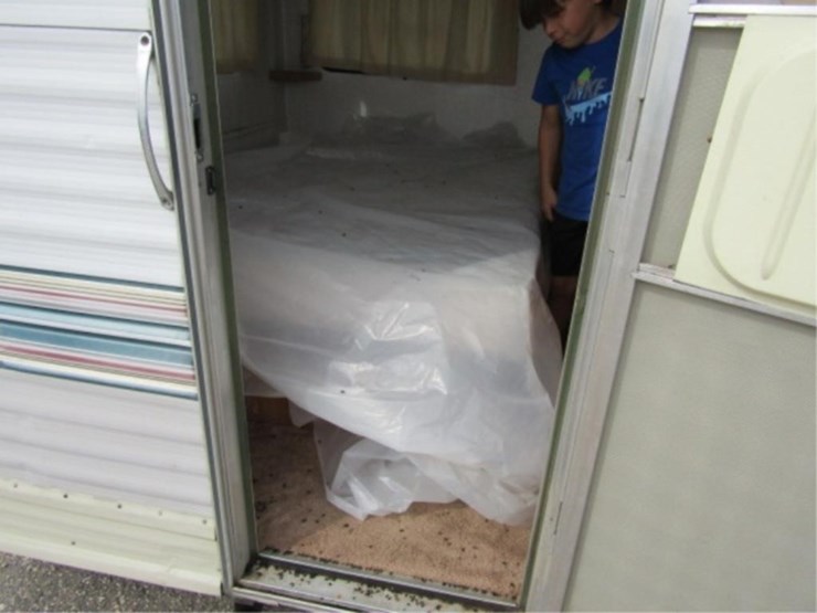 1992-layton-model-2000,bumper-pull-camper,2-doors-image-78