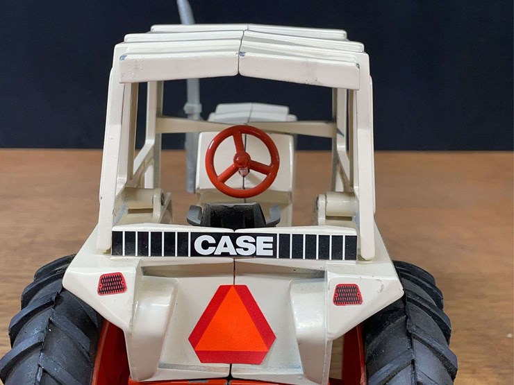 1/16-case-2390-collector-ertl-image-13