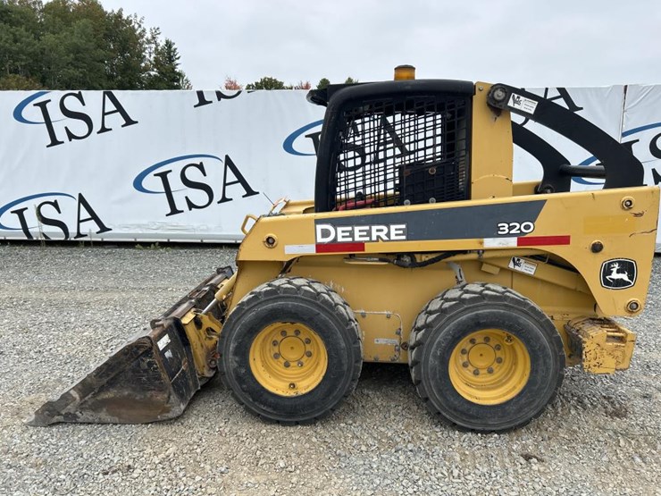 2008-deere-320-image-2
