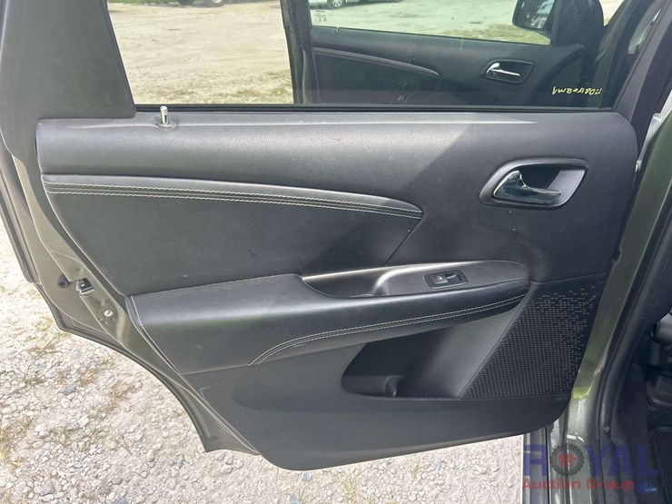 2017-dodge-journey-image-16