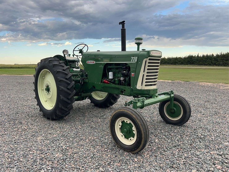 1958-oliver-770-image-1