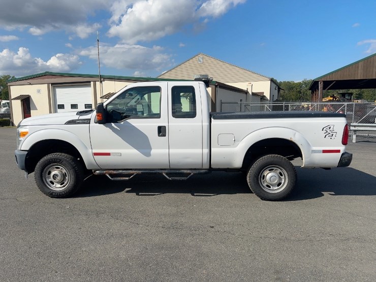 2016-ford-f250-xl-image-2