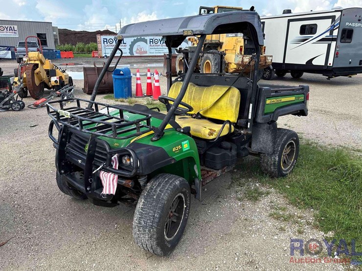 2016-john-deere-gator-image-1