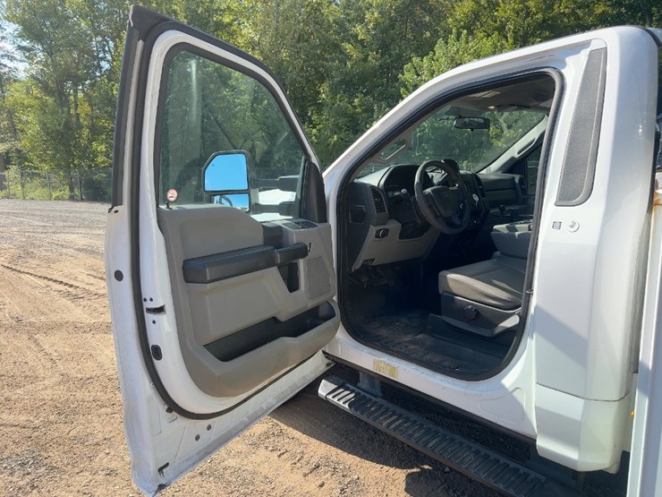 2017-ford-f350-xl-image-19