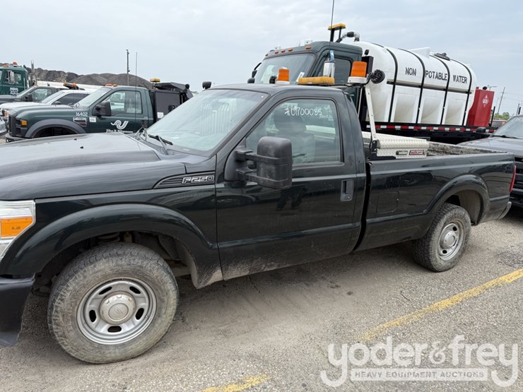 2015-ford-f250-xl-image-2