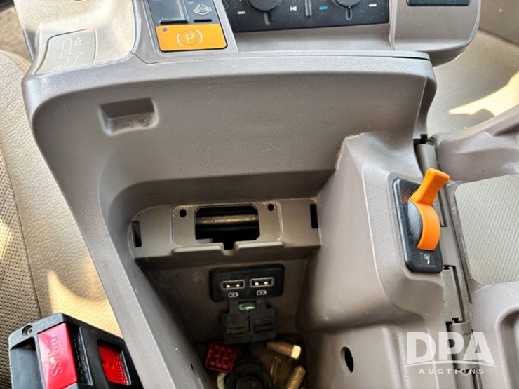 2018-john-deere-r4038-image-141