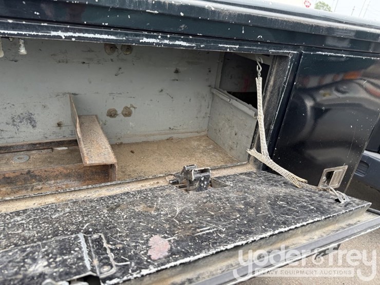 2016-ford-f350-xl-image-21